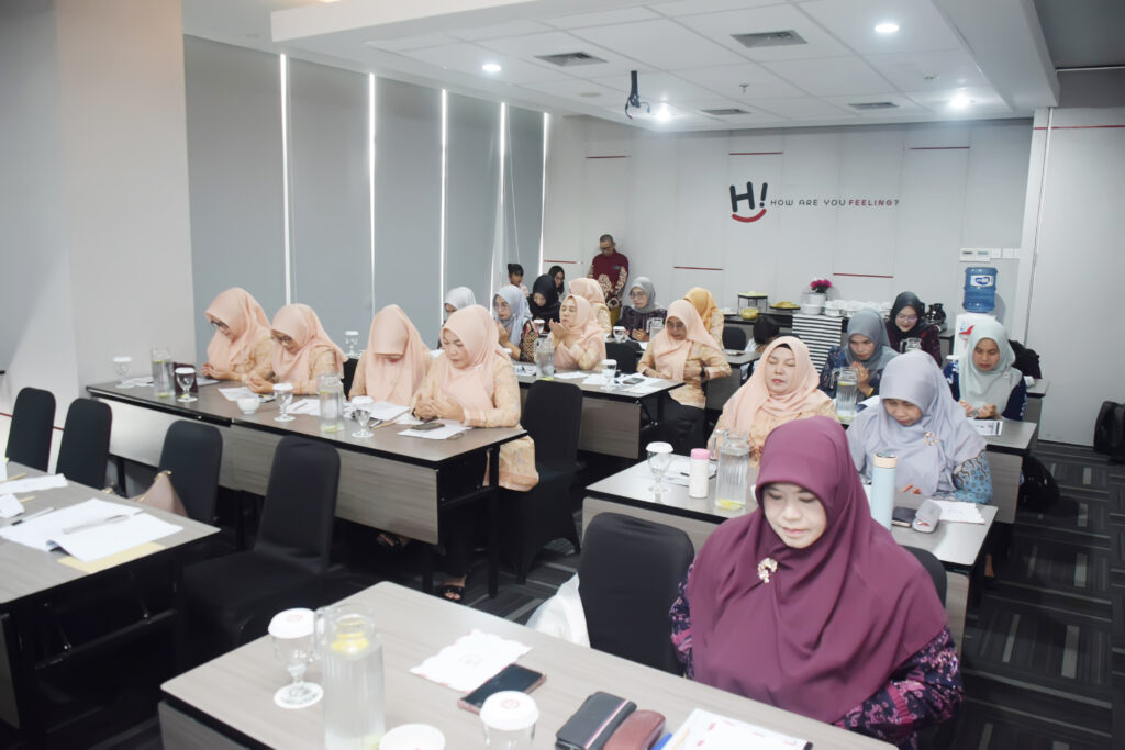 Bimtek Manajemen Kehumasan Rumah Sakit dalam Membangun Citra Positif dan Komunikasi Publik yang Profesional